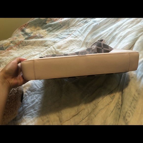 Authentic givenchy bag - Picture 9 of 16